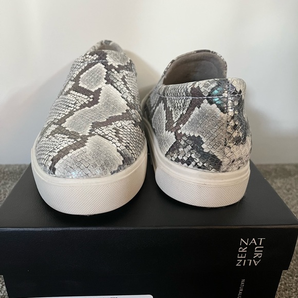 Naturalizer Aileen Mermaid-Snake slip on size 9m - Picture 2 of 3
